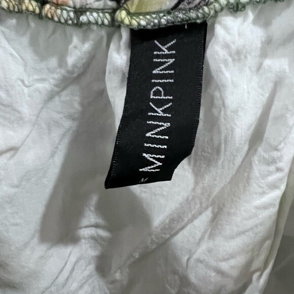 MinkPink shady fronds off shoulder romper Playsuit with pockets size medium - Picture 8 of 10